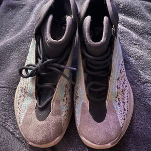 COPY - Adidas Yeezy QNTM Teal